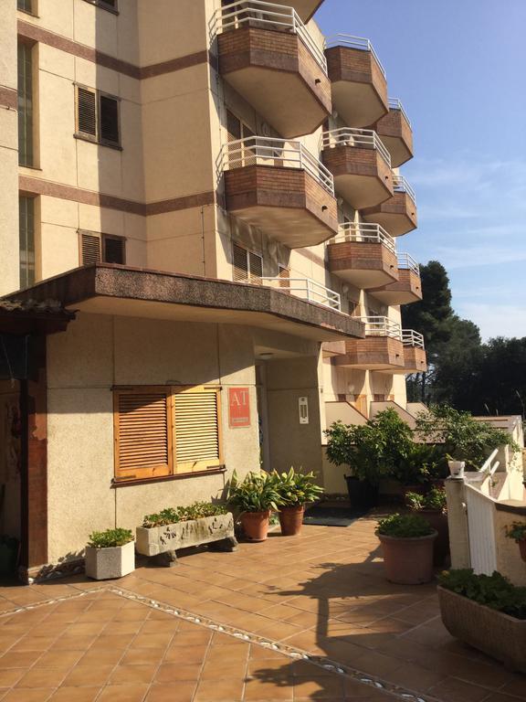 Apartamentos Eva Costa Brava Екстер'єр фото