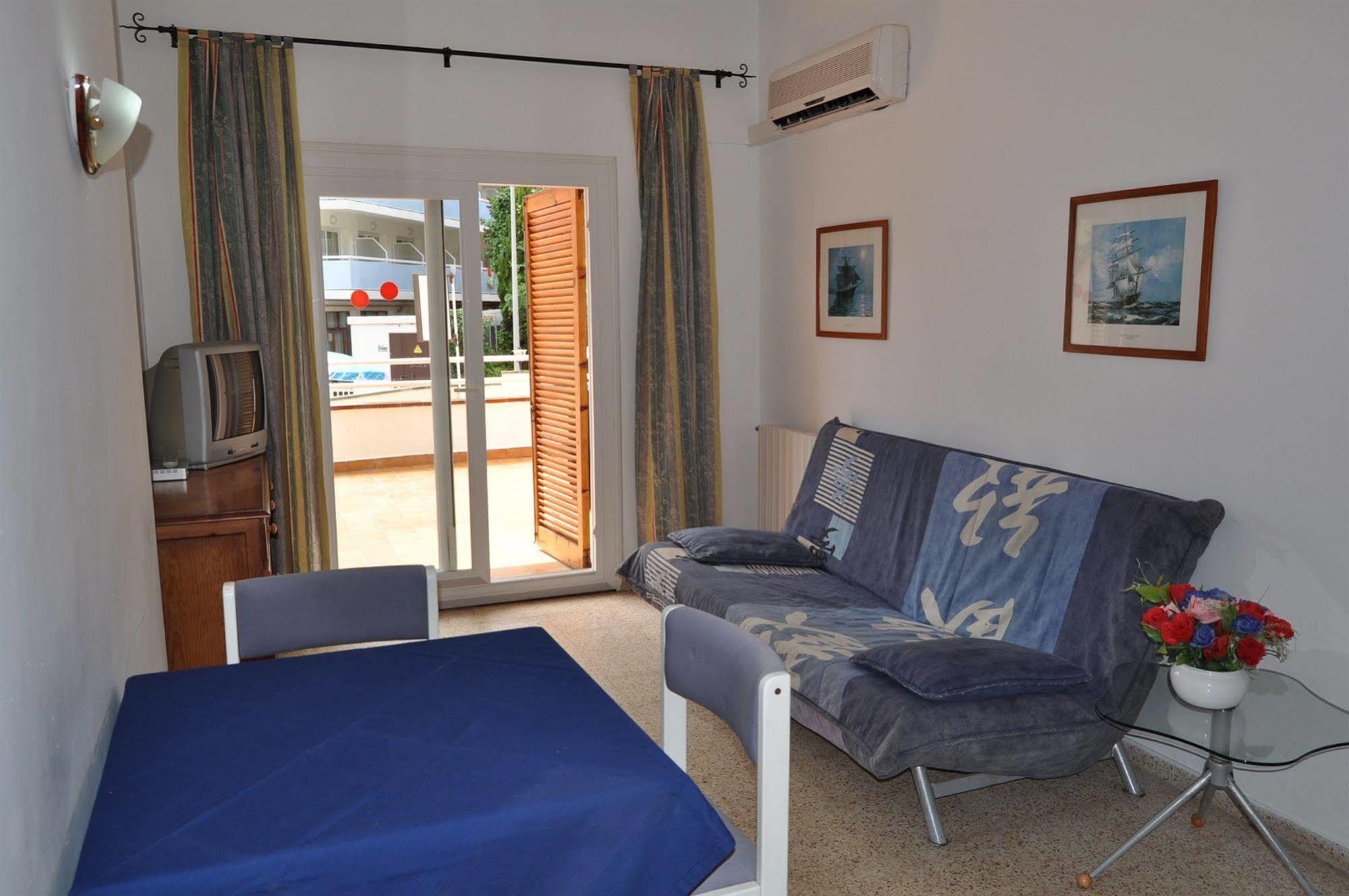 Apartamentos Eva Costa Brava Екстер'єр фото