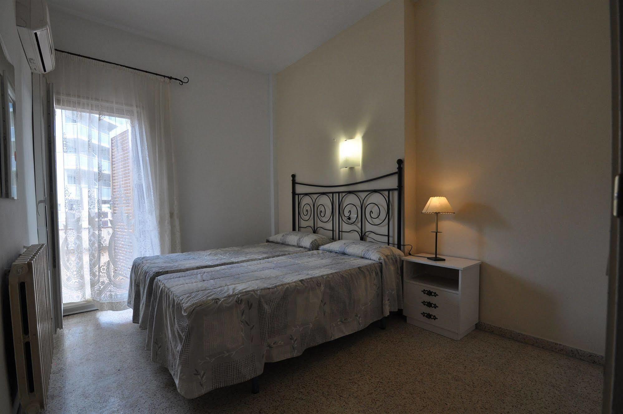 Apartamentos Eva Costa Brava Екстер'єр фото